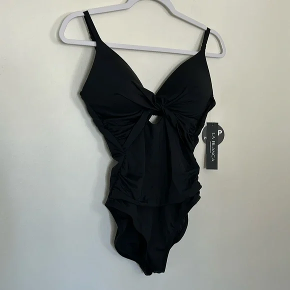 NWT La Blanca Island Goddess Twist Keyhole One Piece One Pieces